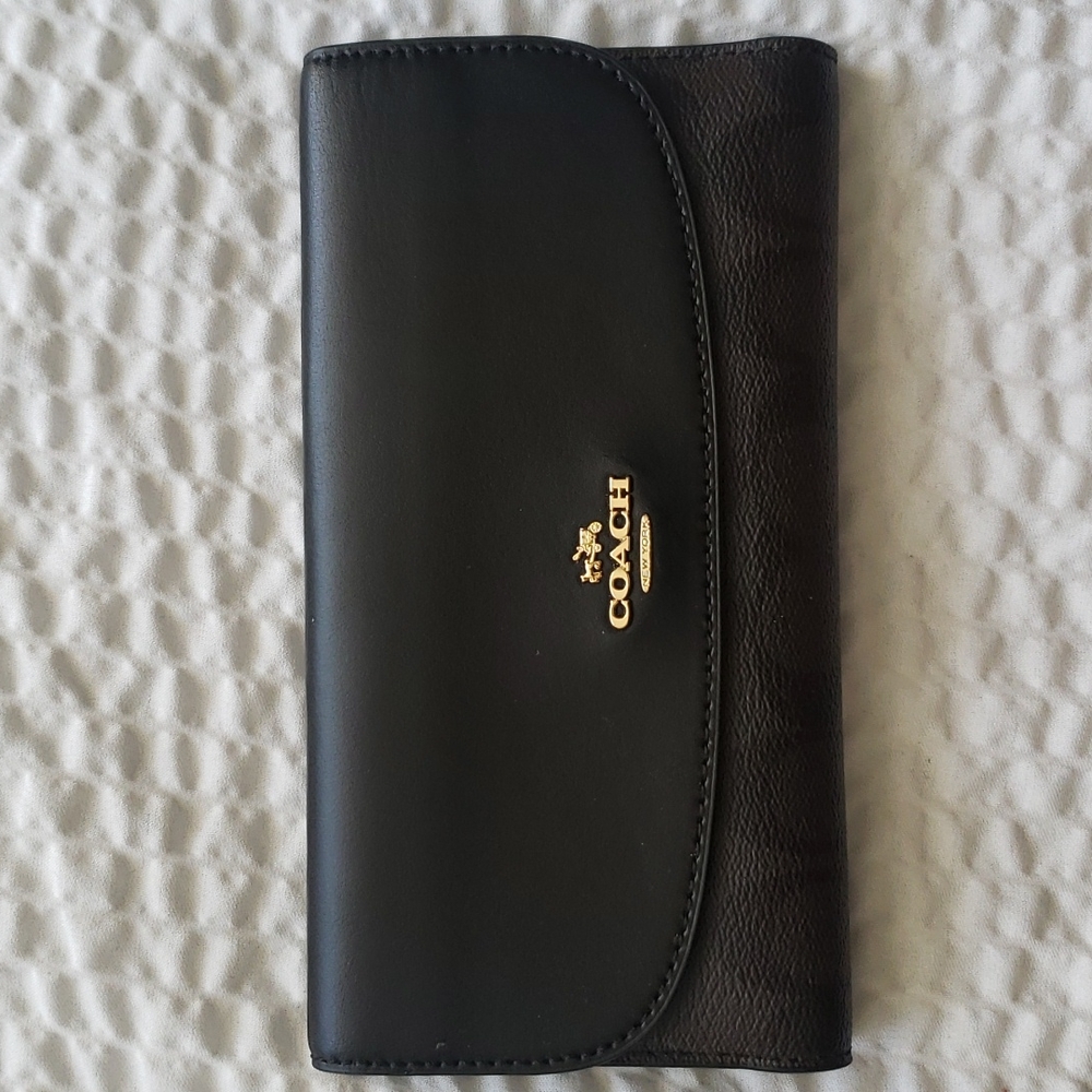 Coach Wallet - Picture 1 of 13